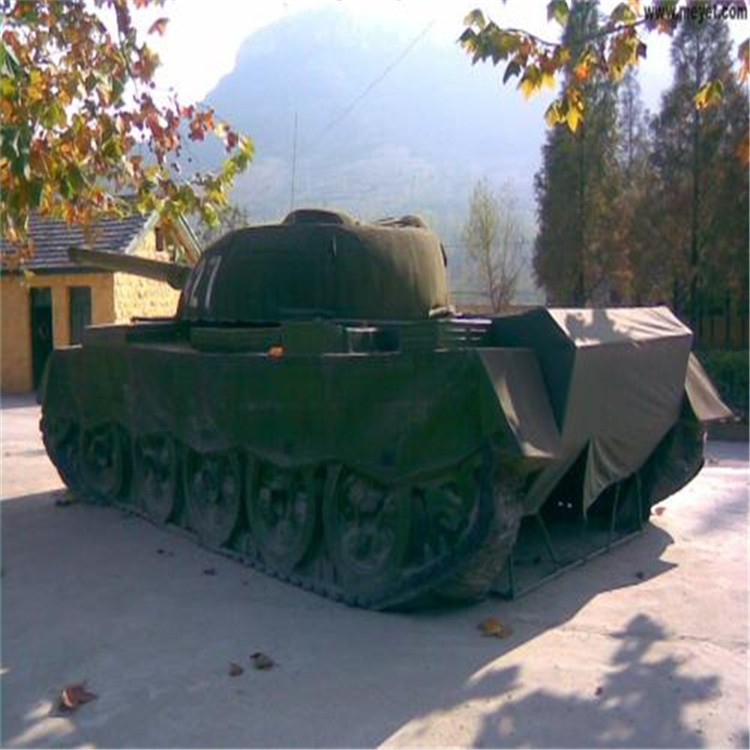 新会大型充气坦克